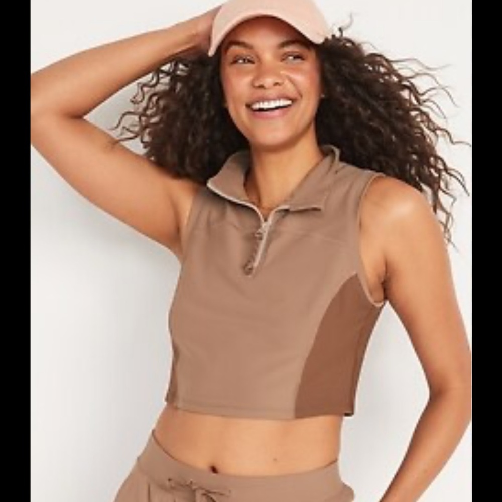 Old Navy Women's Tan & Brown Sleeveless Athletic Crop Top